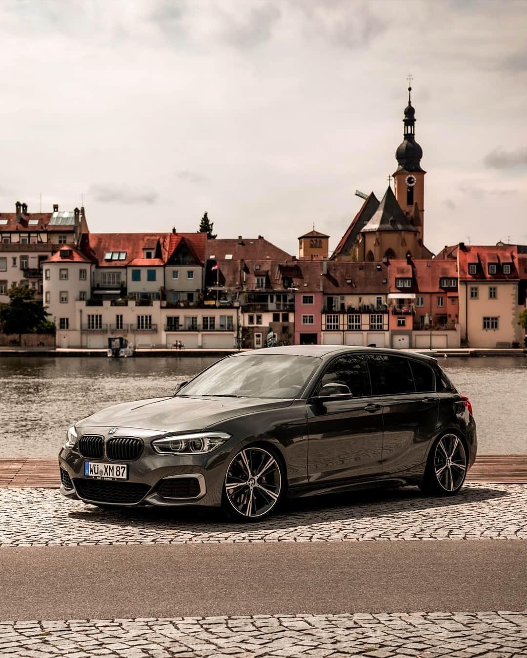 BMWのインスタグラム：「Just casually seeing the sights.  The second generation of the BMW 1 Series. #BMW #1Series #BMWrepost @fs_if_8 @_mari0mi_」