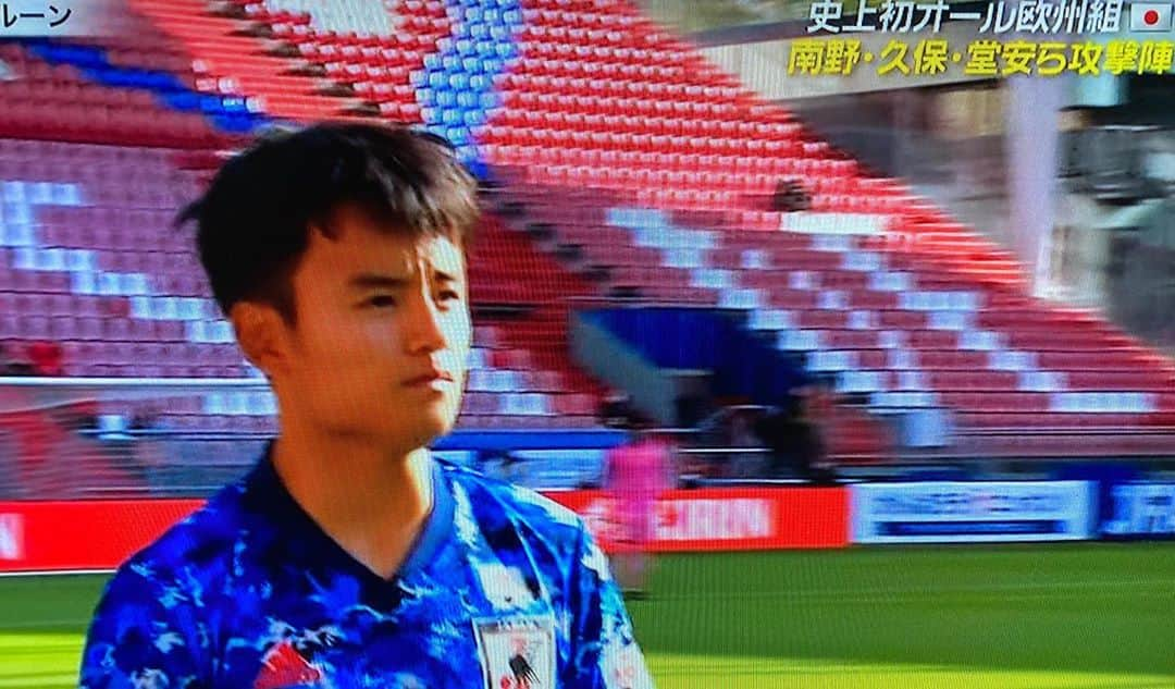 山口ひろみさんのインスタグラム写真 - (山口ひろみInstagram)「眠くて仕方ないけど、サッカー日本代表戦のために、がんばって起きてます😅 久保くんの登場にテンション上がるぅー↗️↗️↗️ 彼のプレーが楽しみすぎて、目が冴えてきました👀 うふふ❤️ #山口ひろみ #サッカー大好き #一応審判講習会受けました  #久しぶりの #サッカー日本代表戦⚽️  #カメルーン #身体能力ハンパない #久保建英 選手 #期待してます❤️  #楽しみ #眠いけど #応援もがんばる💪」10月9日 22時39分 - hiromiyamaguchi_official