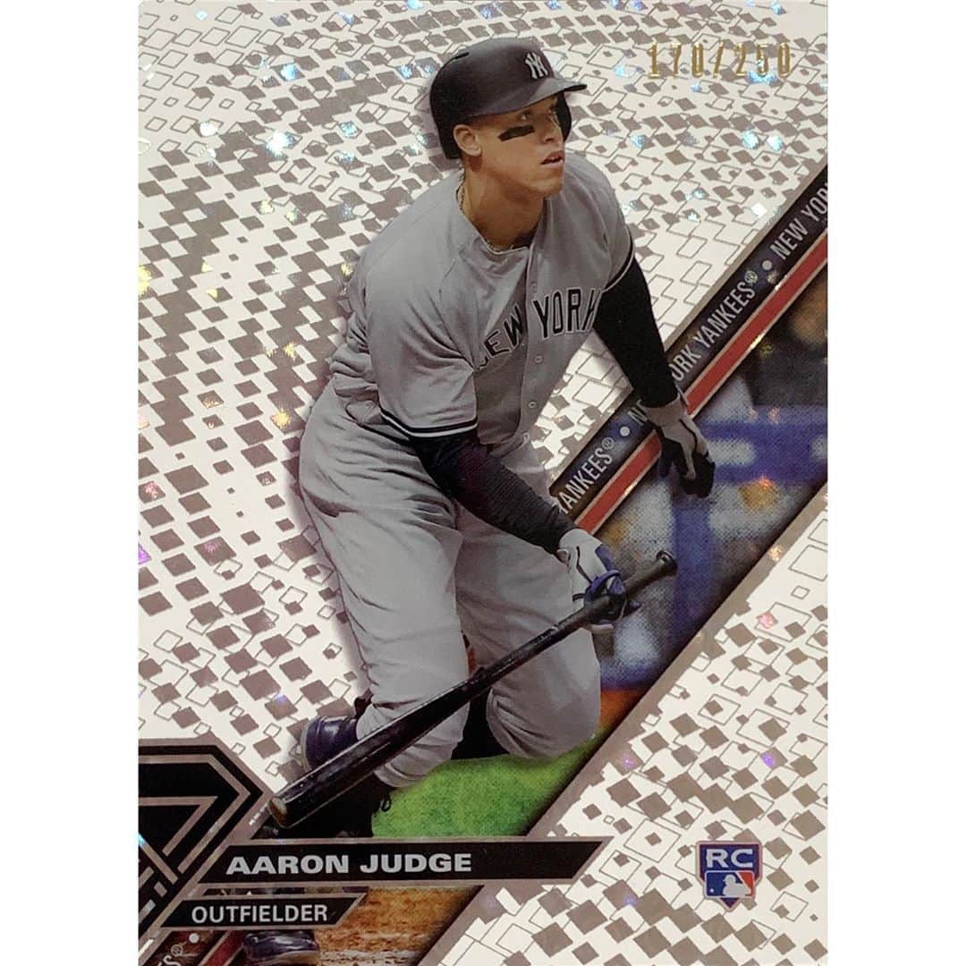 のインスタグラム：「♡ ♡ ❤️AARON JUDGE❤️ ＆ 💕今日のまりあ🐰💕 ♡ ♡  #AaronJudge❤️ #NewYorkYankees #MLB #HelloProject #モーニング娘20 #morningmusume20 #牧野真莉愛」