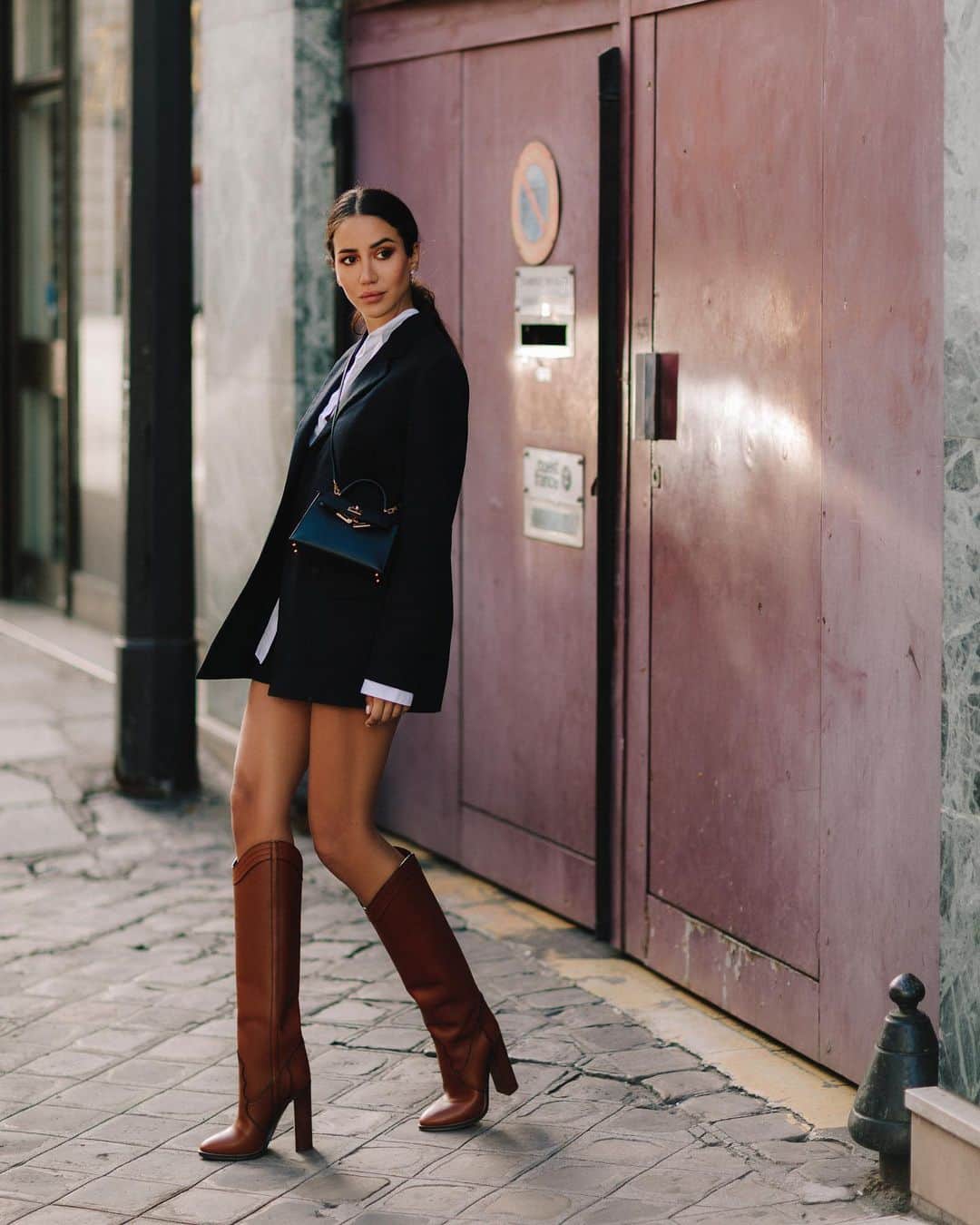 Tamara Kalinicさんのインスタグラム写真 - (Tamara KalinicInstagram)「New boots via @luisaviaroma ✨」10月9日 17時20分 - tamara