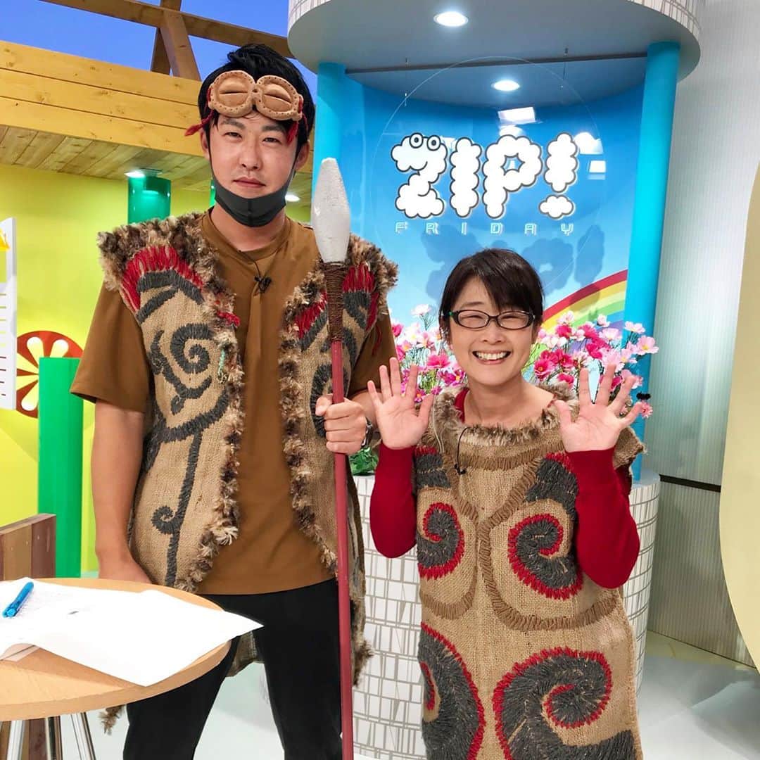 のインスタグラム：「こんにちは🐗🦌 縄文夫婦です💗 #10月9日 #土偶の日 #土偶 #北海道北東北の縄文遺跡群 #めざせ世界遺産登録 #zipfriday #RAB #山田スイッチ #その手のポーズハッピィだから」