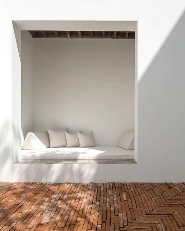 オーレリービダマンのインスタグラム：「Dream place on Friday phot : Sala Ayutthaya, Wison Tungthunya #aureliebidermann」