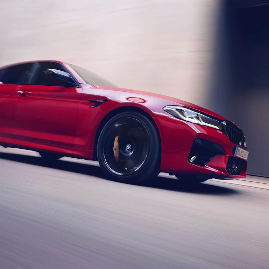 のインスタグラム：「ニューBMW M5などBMW Mモデルを試乗できる特別なプログラムにご招待。  【BMWワンメイク・ドライビング・レッスン2020 Winter】 開催日：2020年12月2日(水)  国際レーシングコースを有する富士スピードウェイの施設をフル活用して、モータースポーツの遺伝子を持つBMW Mモデルの駆けぬける歓びをご体感いただけるスペシャルプログラムをご用意いたしました。 抽選で25名様をご招待いたします。  応募期限は11月1日(日)まで。  @bmwjapan アカウントトップのURLをタップして、公式サイトよりぜひご応募ください。  #M #BMWM #ワンメイクドライビングレッスン #BMW #BMWJapan #駆けぬける歓び」
