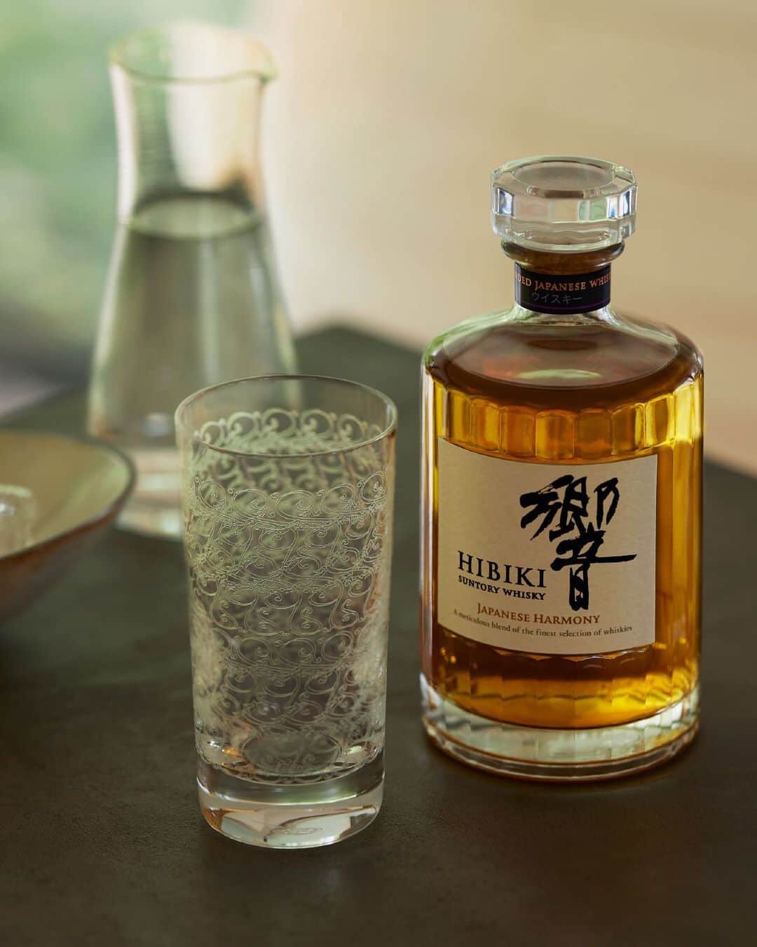 響 | SUNTORY WHISKY HIBIKIさんのインスタグラム写真 - (響 | SUNTORY WHISKY HIBIKIInstagram)「. HIBIKI TIME　～二十四節気・寒露～  愛着のあるグラスで味わう「響 JAPANESE HARMONY」 Bring your favorite glass and savor HIBIKI JAPANESE HARMONY.  #hibiki #響 #二十四節気 #24seasons #寒露 #kanro #晩秋 #lateautumn #秋麗 #あきうらら #withnature」10月9日 18時02分 - suntorywhisky_hibiki