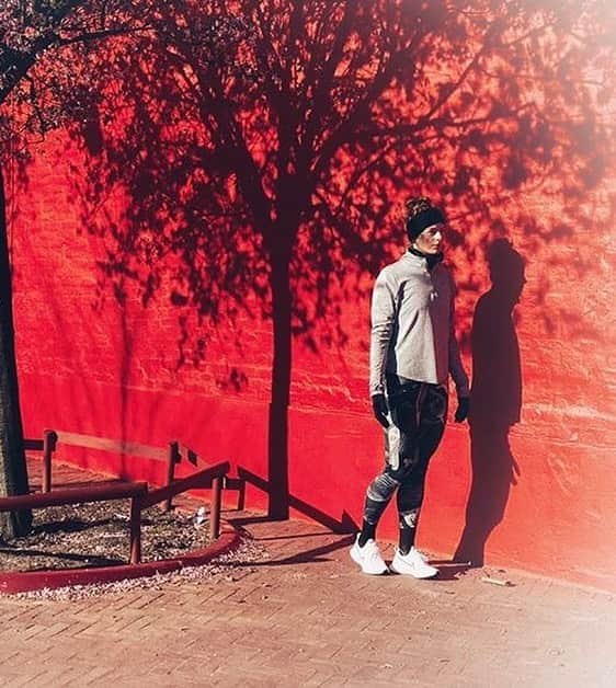 マチルドU・クラマーのインスタグラム：「Love this time of year 🍁  📸 @kappel_diem   #runnning #love #autumn #colours #photography #fotoshoot #athlete」