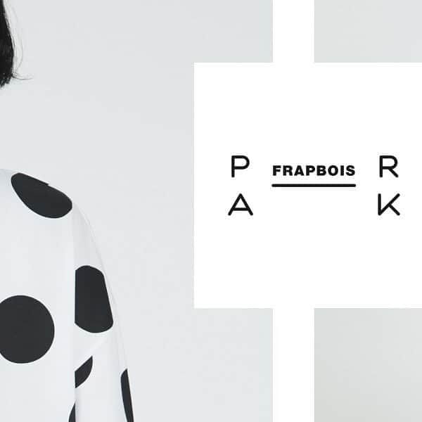のインスタグラム：「〈FRAPBOIS PARK -2'nd delivery-〉  2020年7月、あたらしいコンセプトをかかげた新レーベルがデビュー。 第2弾となる今回は、前回に引き続きグラフィックデザイナーの中村浩恵さんとジョイン。 フラボアのアイコンでもあるドットとボーダー柄を現代風にアレンジし、モノトーンでストリートなアイテムに仕上げました。  -中村浩恵(なかむらひろえ)-  グラフィックデザイナー。 武蔵野美術大学空間演出デザイン学科中退後、2007年から2013年まで株式会社ナカムラグラフに在籍。 2013年に独立し、アパレルブランドのカタログ、ムック本、書籍など紙媒体を中心にディレクション、デザインを手がける。  Cut and Sewn All 6,900yen+tax  #frapbois #フラボア #frapboispark #フラボアパーク #hiroenakamura #中村浩恵 #graphicdesign #グラフィックデザイン #longtshirt #ロングtシャツ #ロンt #dot #ドット #水玉 #みずたま #border #ボーダー #genderless #ジェンダーレス #relax #リラックス #relaxwear #リラックスウェア #street #ストリート #streetwear #ストリートウェア #tokyo #japan」