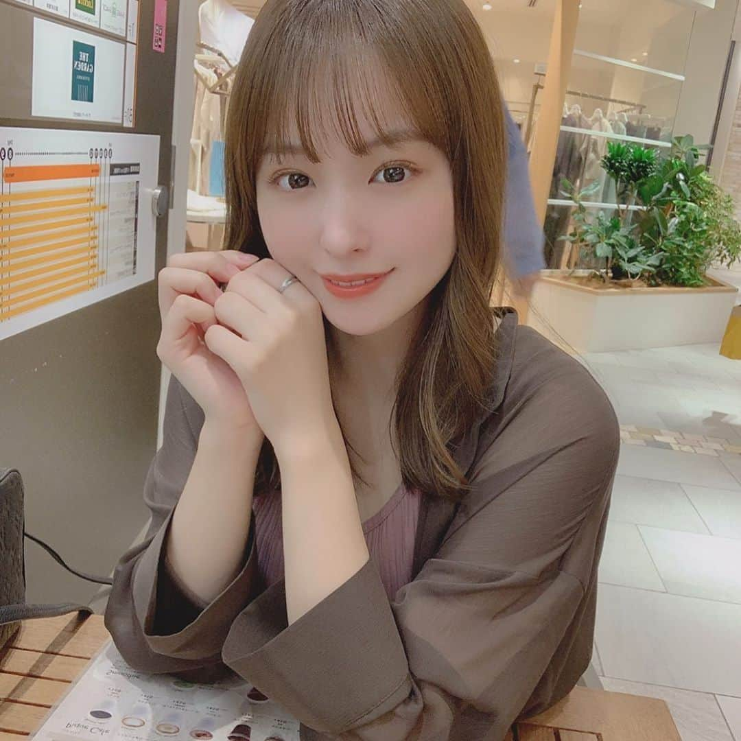 近藤里奈さんのインスタグラム写真 - (近藤里奈Instagram)「﻿ 台風が近づいてきて悪天候が続いてますが﻿ 皆さん大丈夫でしょうか？﻿ 台風どっかいけ〜🙁！﻿ ﻿ ﻿ 今日はインフルエンザの予防接種と﻿ まつげパーマに♪﻿ @une_fleur_eyelash﻿ @une_fleur_shiori﻿ ﻿ 先日初めてまつげパーマをしてから﻿ もうまつげパーマなしでは﻿ 生きられなくなりました。笑﻿ ﻿ すっぴんの時でもまつげくるんだし﻿ メイクの時も嫌いなビューラー﻿ しなくていいから楽すぎる…🥺﻿ ﻿ ﻿ 最近いきなり寒くなってきたから﻿ @gu_for_aii_ で冬服お買い物してから﻿ 帰ろうかな😊﻿ ﻿ ﻿ #まつげパーマ　#まつパ　#gu﻿ ﻿ ﻿」10月9日 18時08分 - rina_kondo_0223