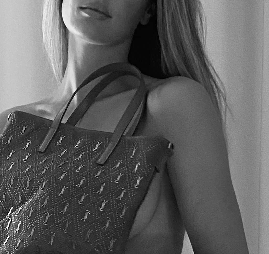 Mathilde Goehlerのインスタグラム：「🖤」