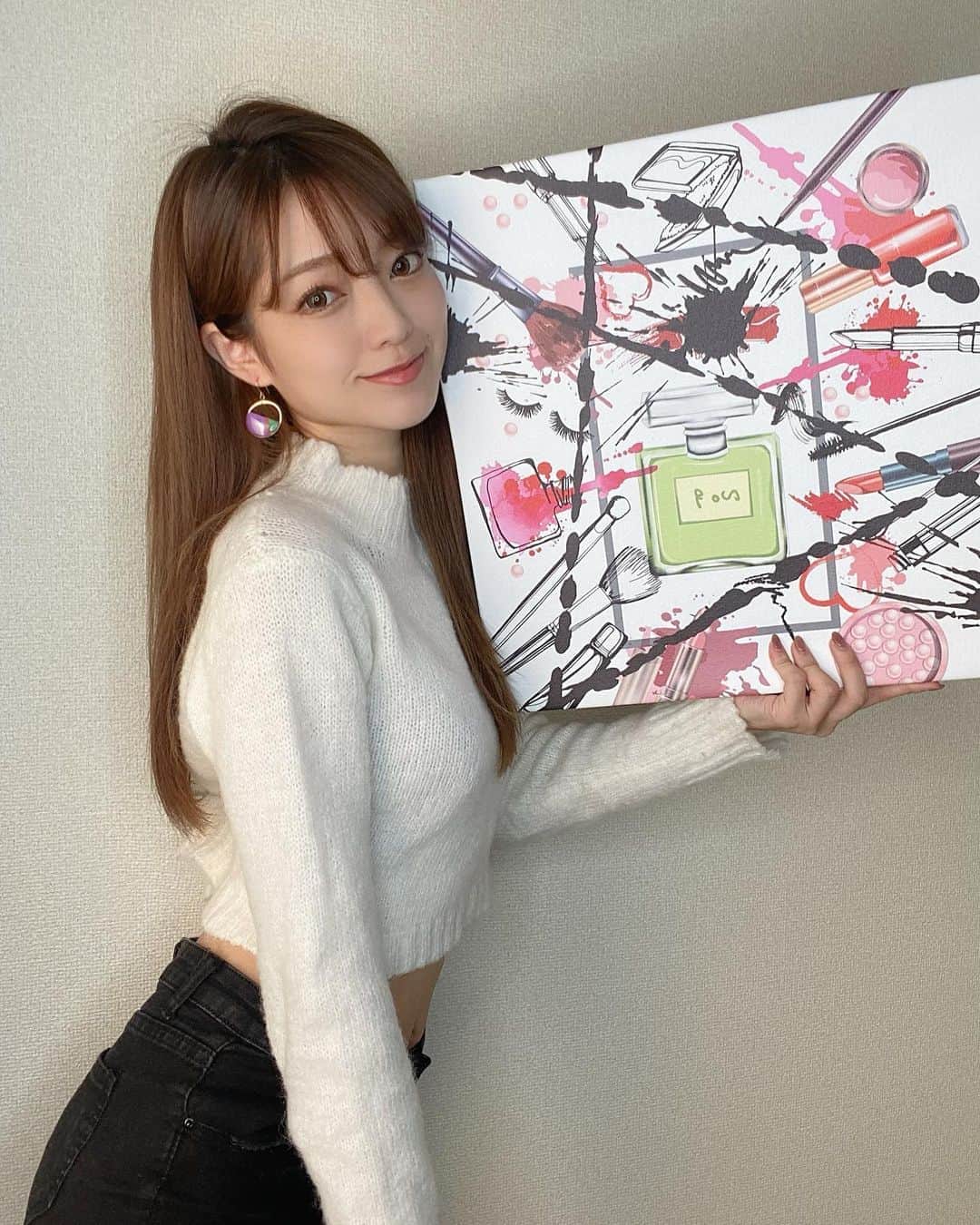 のインスタグラム：「🎨🖌❤︎ . 新居用にかわいいインテリアGETした！ . . わたしは玄関にかざってるよ🤤 .  他にも色んな種類があるからみてみてね🤍 【@philadelphiadm555 】 . . #インテリア #絵画 #絵 #お部屋 #お部屋コーディネート #pr」