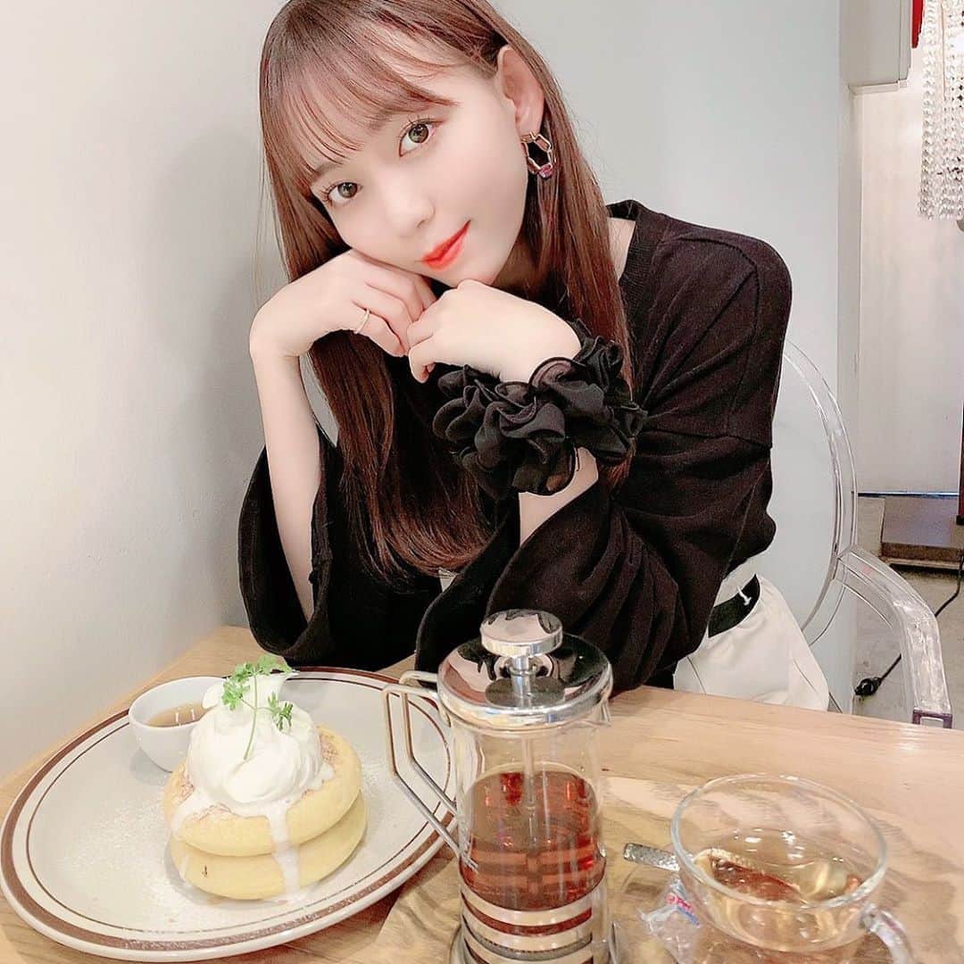 野島樺乃のインスタグラム：「🥞🍯 . . . . . #ミクロコスモス #microcosmos #渋谷カフェ #原宿カフェ #パンケーキ  #東京カフェ #follow #followｍe #like」