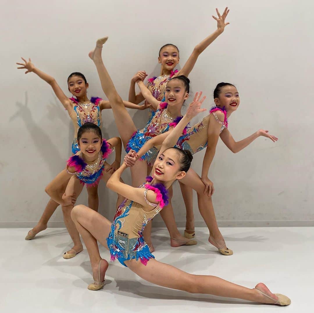 ベネット・マヤのインスタグラム：「The feeling of pride that I feel after today’s competition is something that I will forever cherish. With all the injuries, drama, change of members, and lack of time due to COVID-19 Adachi RG really pulled through today🙏🏼 For this being my first ever national competition as a coach, and a routine that I put my heart and soul into making it was such a relief to see my girls perform so well. In truth I think I was feeling the most nervous out of everyone on the team 😅 Glad to say it was tears of joy today all around. Congratulations on a great competition girls xx  #rhythmicgymnastics #group #freehandgroup #rg #新体操　#団体」