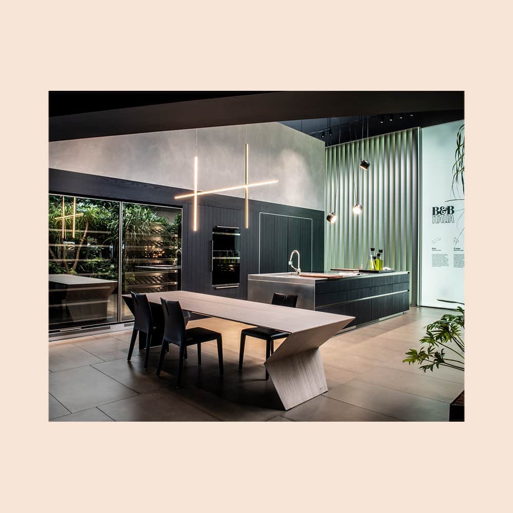B&B Italiaさんのインスタグラム写真 - (B&B ItaliaInstagram)「B&B Italia’s London flagship storein Brompton Road opens its doors , for the new 2020 collection. But there’s more: the store will provide a new customer experience, in addition to the chance to buy products from iconic brands, such as Flos, Louis Poulsen and Arclinea.⁣ .⁣ #bebitalia #furnituredesign #LondonDesignFestival #TheDesignAnthology @calvibrambilla」10月9日 18時52分 - bebitalia