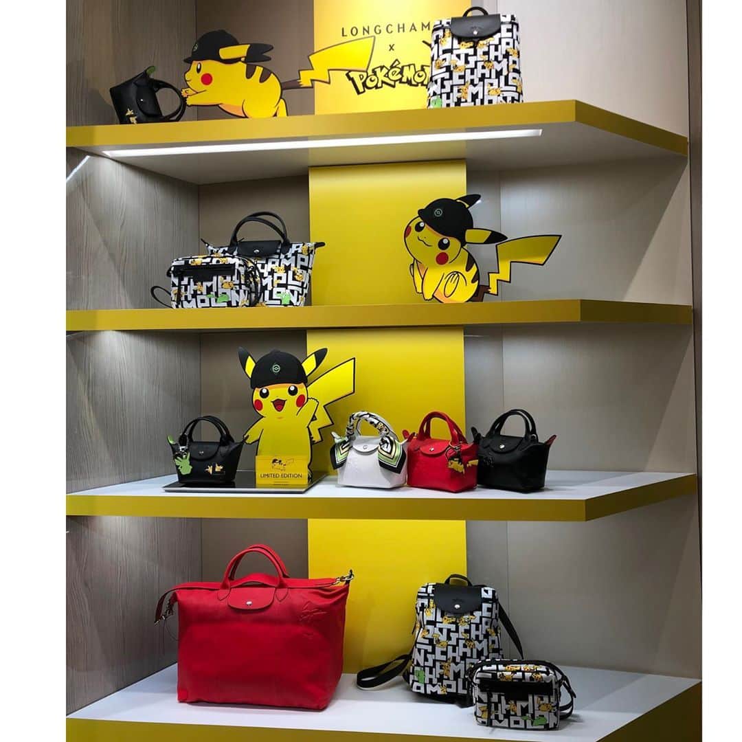石川瑠利子さんのインスタグラム写真 - (石川瑠利子Instagram)「. . 🌟Longchamp×Pokemon  Launchi Preview🌟 . ピカチューがたくさんいるバッグも、私が持っているピカチューがちょこっといるバッグも可愛い🥳💕 ポケモン好きにはたまらないコラボだね🐥❤️ . . #longchamp #ロンシャン #LongchampxPokemon #pokemon #fashion」10月9日 18時53分 - ruriko_ishikawa