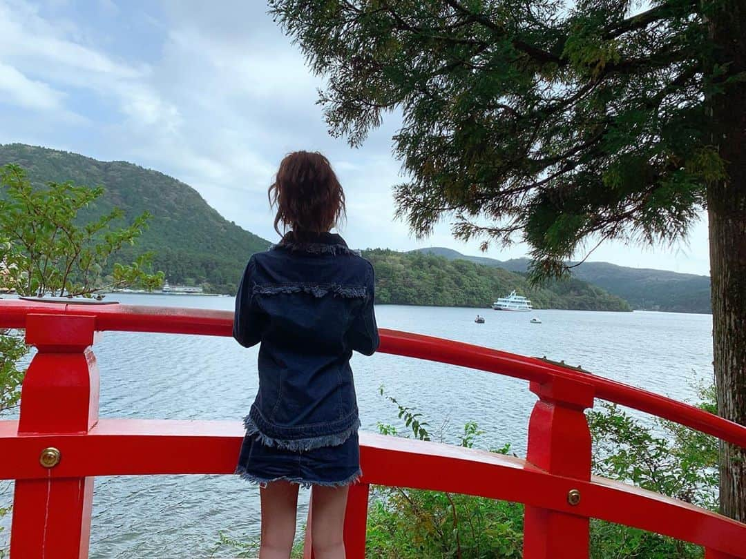 田中れいなさんのインスタグラム写真 - (田中れいなInstagram)「. 気分転換だよー🌲☀️ めちゃくちゃキレイ✧ いい空気やったな〜^^ *☼*―――――*☼*――――― #気分転換 #箱根 #いい景色  #photo #Instagram #instagramjapan」10月9日 19時03分 - tanakareina.lovendor