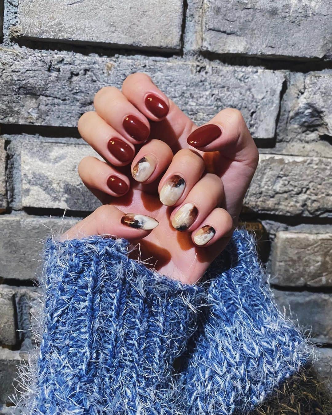 RIKAのインスタグラム：「Autumn🧑🏽‍🎨🍎 #newnail」