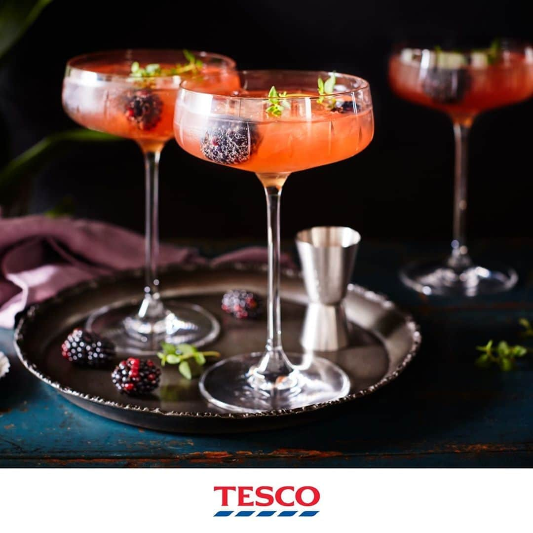 Tesco Food Officialさんのインスタグラム写真 - (Tesco Food OfficialInstagram)「Ready to become a cider insider? Head to our ‘3 Ways with’ highlights for 3 ways to mix up something special with apple cider, like harvest mimosas, apple Moscow mules and caramel floats.  Drinkaware.com 18+」10月9日 19時15分 - tescofood