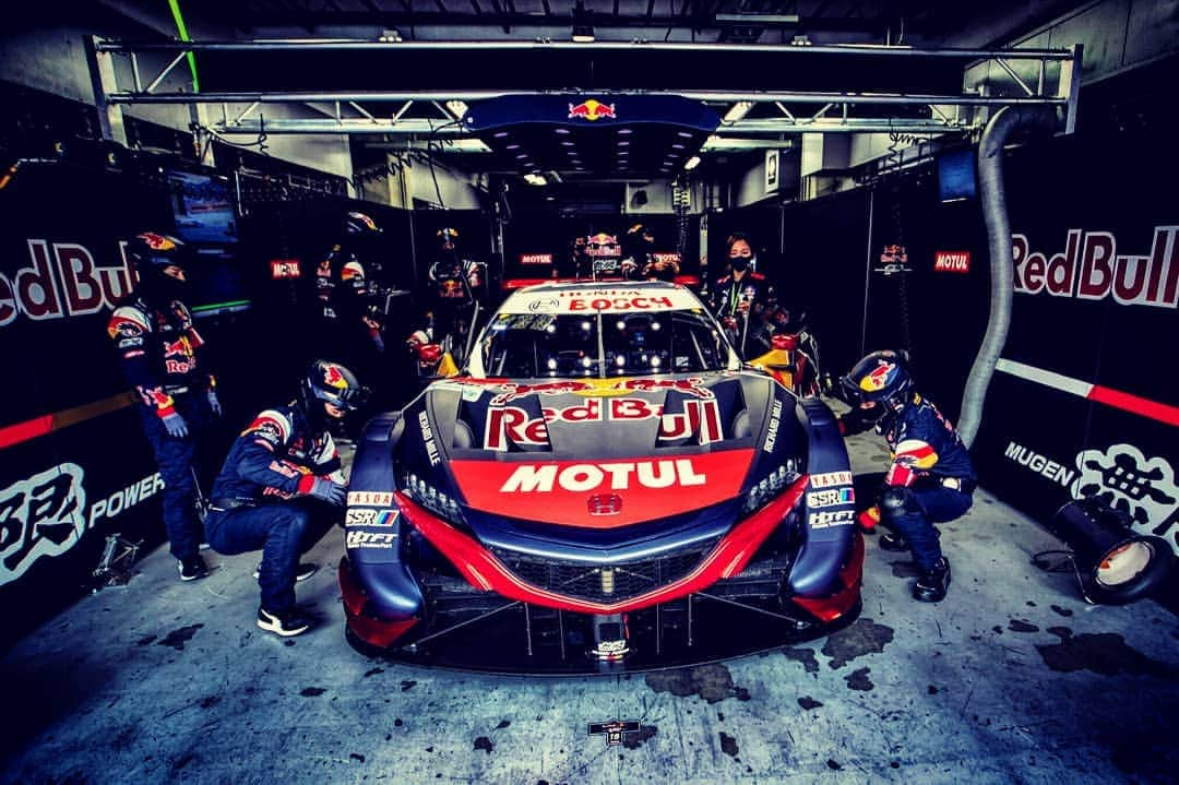 中野信治のインスタグラム：「Super GT Round 5 @ Fuji speedway  欲しいのはインスピレーション  #teamredbullmugen #honda #motor #motul #richardmille #team #inspiration  📷 Sho」