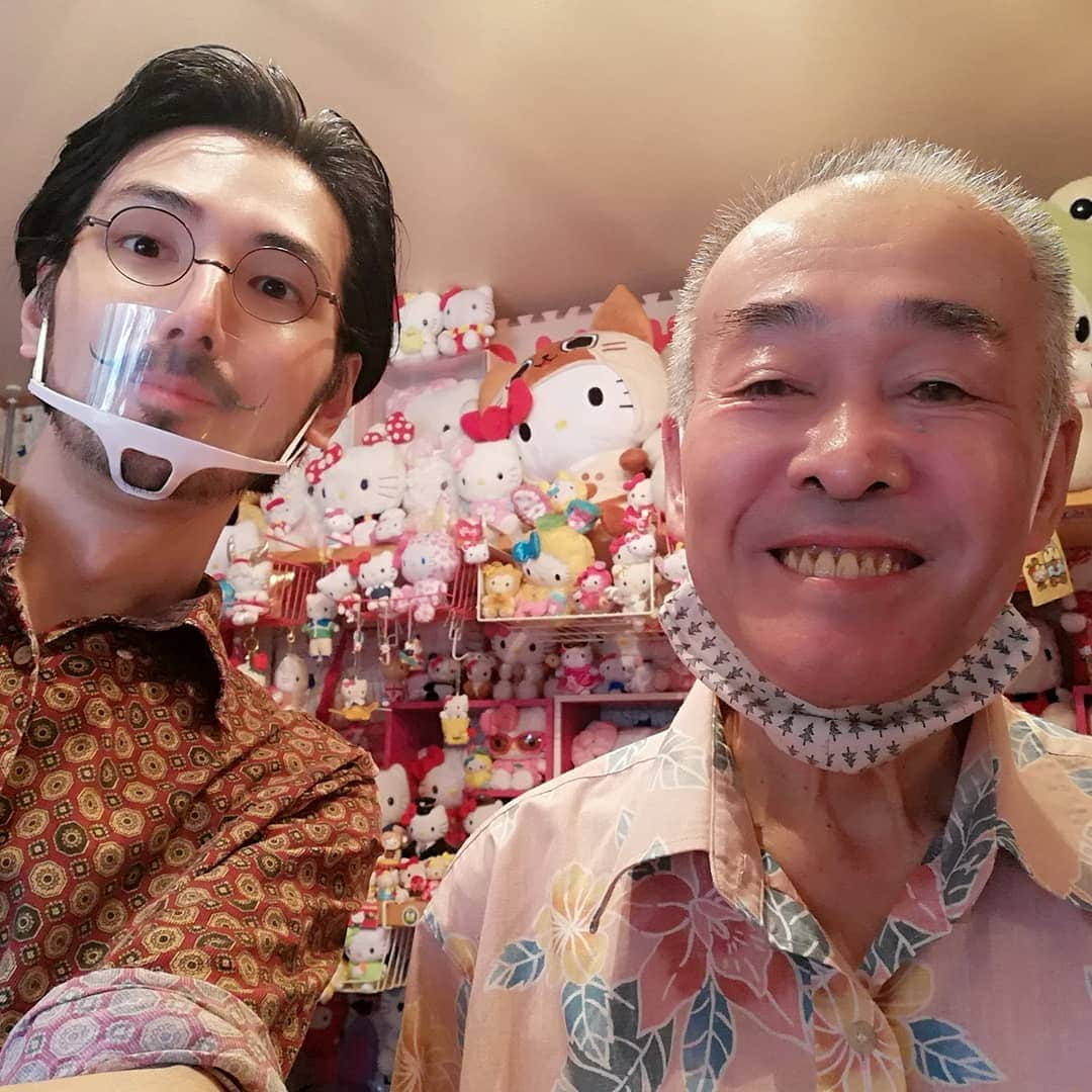 平井“ファラオ”光さんのインスタグラム写真 - (平井“ファラオ”光Instagram)「YouTube『平井“ファラオ”光の珍妙部屋』にて、71歳にしてキティちゃんグッズでギネス記録を持つ伝説のサンリオファンに会ってきました。  見てね。  #サンリオ #sanrio  #サンリオ部  #芸能サンリオ部  #可愛い #カワイイ #かわいい #kawaii  #ハローキティ #キティちゃん #hellokitty  #71歳 #レジェンド #サンリオファン #元警察官 #ギネス記録 #グッズだけでなくサンリオスピリットも持ち合わせた理想のサンリオファン」10月9日 19時30分 - hirapoyopharaoh