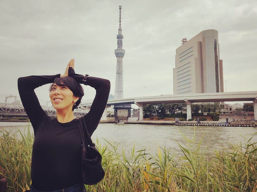 LOVEのインスタグラム：「明日のゾロ目の日ライブは21:00から配信します。 10/10 土曜日、台風真っ最中、みなさんご自宅にいらっしゃるかなと。嵐の中のYouTubeライブ、ご覧ください📺RECスタジオの音クオリティ、毎度素晴らしい評判をいただいております。制作チームに感謝🎤  さらに!関西のみなさま🙆🏻 久々のリアルライブ決まりました。 万全の体調で行けるようにしときます👍👍👍よろしくどうぞ🎸  11月26日(木)「MUSIC RECIPE 2020 MINAMI WHEEL EDITION」＠Music club JANUS  ■ライブチケット：前売3,000円/当日3,500円　+1dr ■配信チケット：1,500円 ※視聴時間11月26日(木)18:00～11月30日(月)23:59 ※11月30日(月)21:00まで販売 ※配信プラットフォーム：イープラスStreaming＋  LOVE/有澤百華/KEI_HAYASHI/戸渡陽太  詳しくはlovesings.jpへ！」