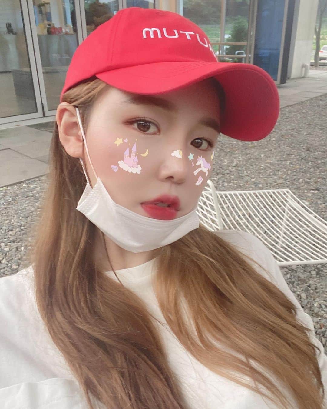hyeriのインスタグラム：「겁나짜증나네 #짜증#또짜증나」