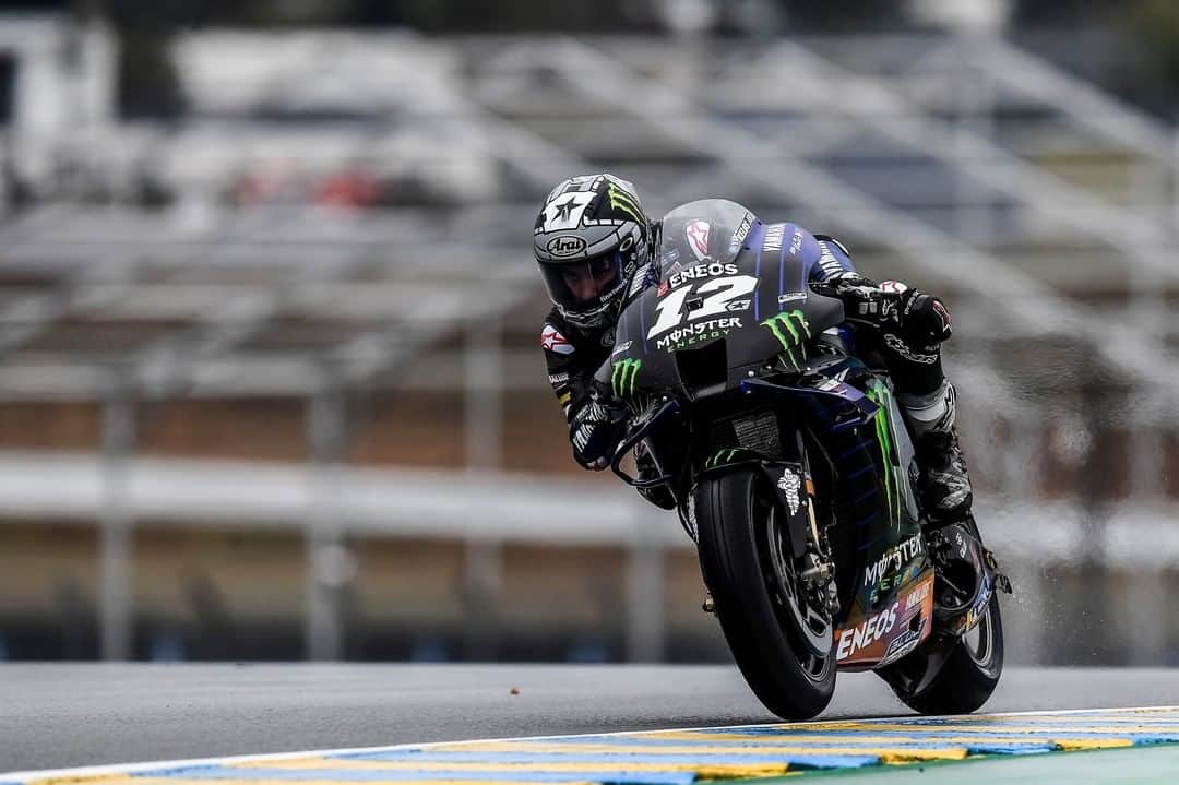 YamahaMotoGPさんのインスタグラム写真 - (YamahaMotoGPInstagram)「💬 @maverick12official, #FrenchGP FP1 Result - P6:  "This morning in the wet, the feeling was really good. Straight away, I was able to go fast and I'm in the top 6, which is really good in the wet, and I'm also close to the front guys. The track is very difficult, because the conditions are extremely cold and that makes it very easy to make a mistake. Anyway, the team did a good job, and we're going to try to repeat the work we did this morning in the afternoon. If it's dry, it will be very important that we take that opportunity to get inside the top 10 and Q2, because we don't know what will happen tomorrow."  #MonsterYamaha  #MotoGP」10月9日 19時39分 - yamahamotogp