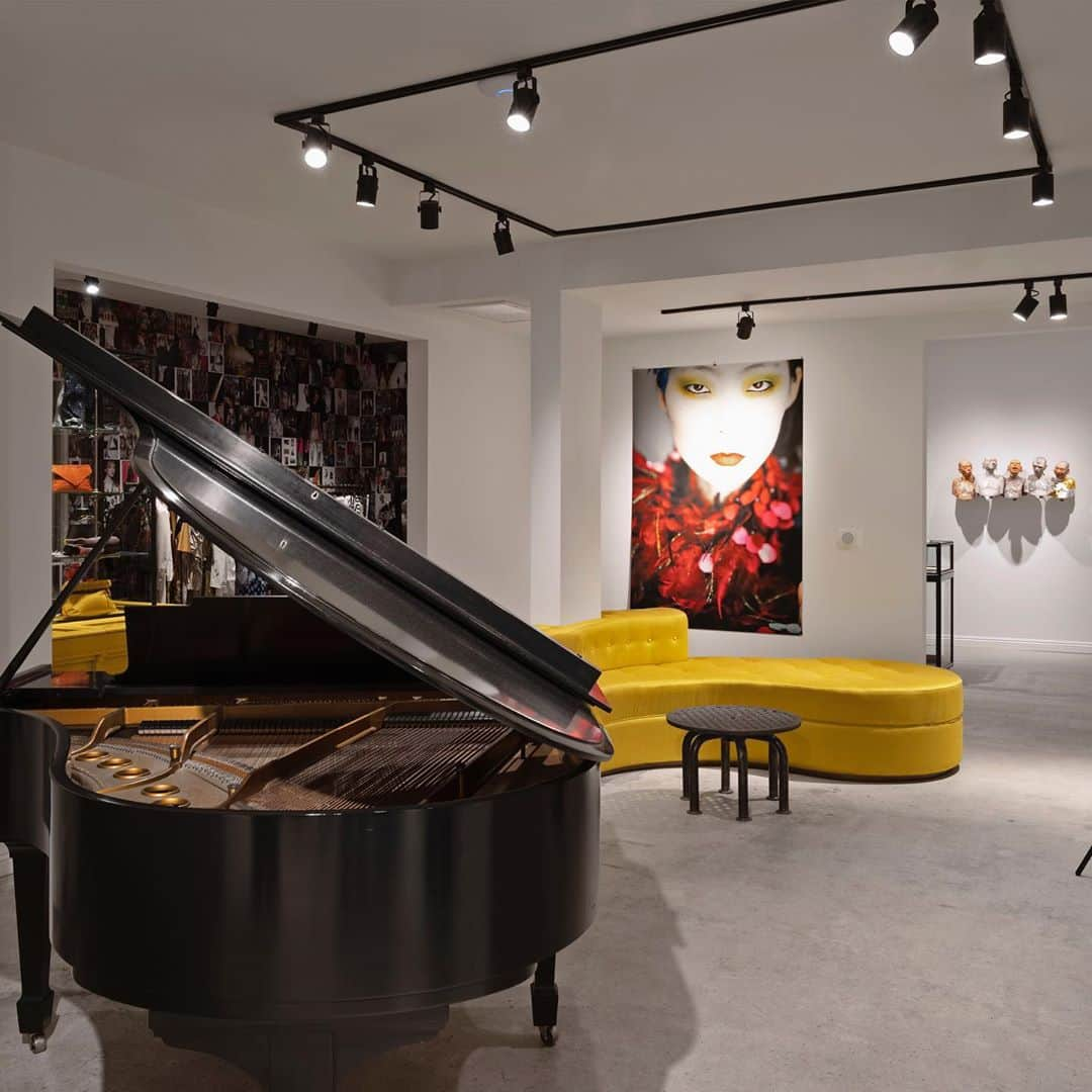 ドリス・ヴァン・ノッテンさんのインスタグラム写真 - (ドリス・ヴァン・ノッテンInstagram)「DRIES VAN NOTEN L.A.  Steinway Piano 1928 . #driesvannoten #driesvannotenla #la #losangeles #piano #steinway」10月9日 19時52分 - driesvannoten