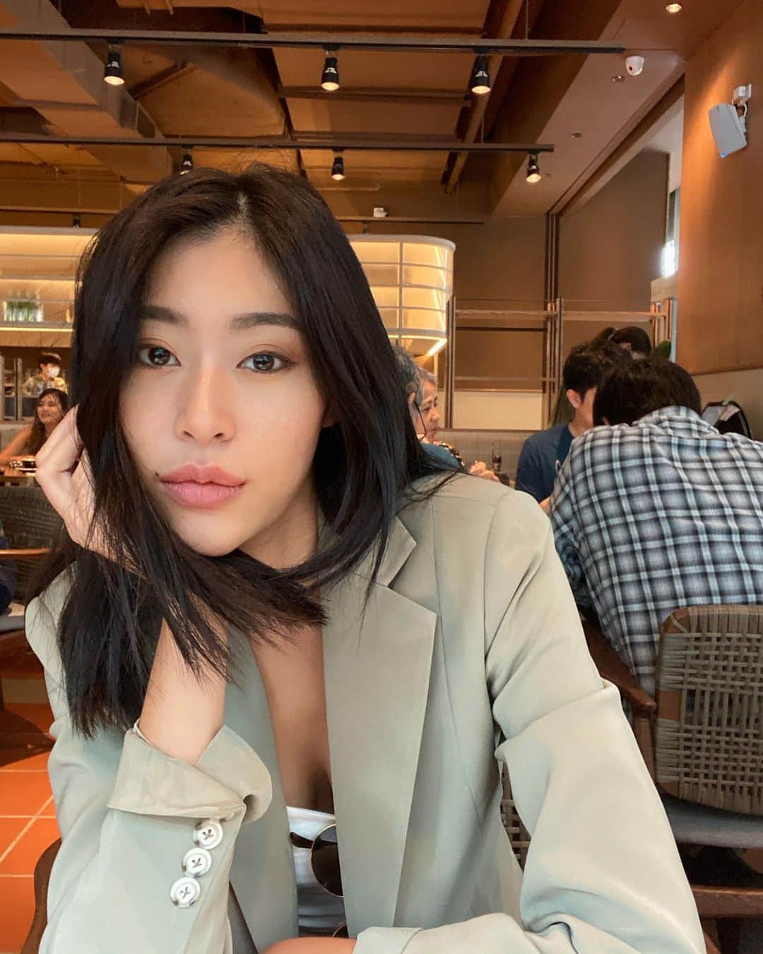 イプシー・キーラティさんのインスタグラム写真 - (イプシー・キーラティInstagram)「If you come a little closer , 🤍」10月9日 20時00分 - gypsykeerati