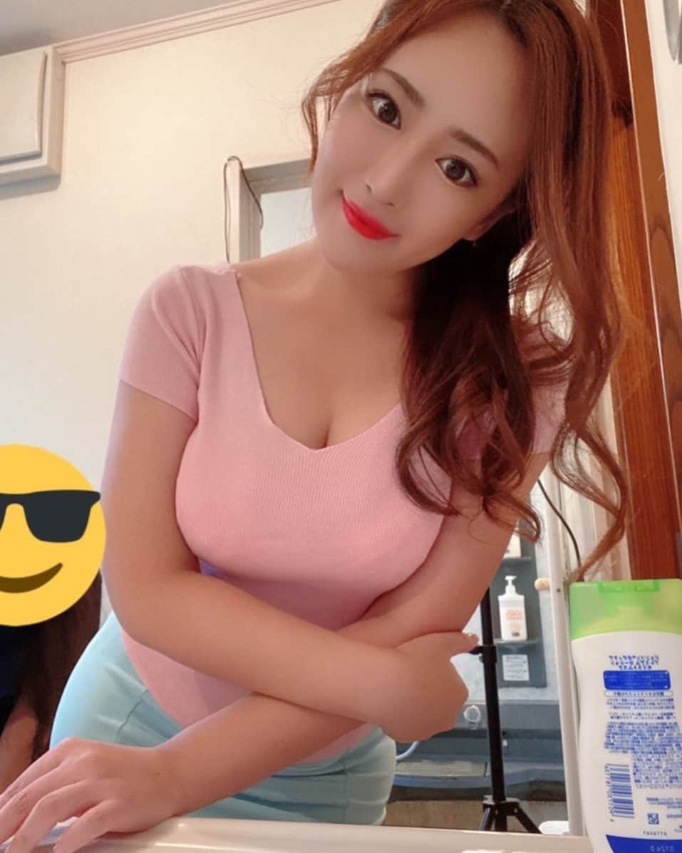 櫻美雪（旧さくらみゆき）のインスタグラム：「サイズアップしてFカップなってましま　た😳 普段ノンワイヤーブラ付けてるからイマイチ自分のサイズが分かってなかったからびっくり！！ でもそんなに大きく見えない不思議  もう10月🍁 特に何もしませんがあと少しで誕生日です🎂  #av女優　#jav #セクシー女優　#sexy #フォロワー戻ってきて #eカップ #ｆカップ #お尻 #撮影 #人妻 #下着 #美容」