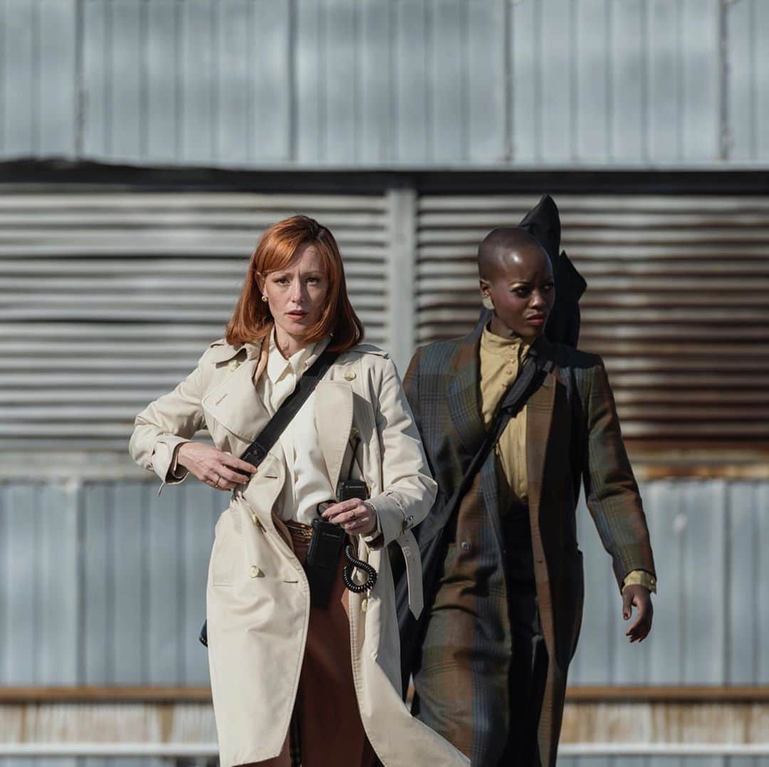 フローレンス・カサンバのインスタグラム：「Brigitte Winkelmann @laviniawilson and Rose Seithathi  #florencekasumba in Deutschland 89 on Prime Video. @deutschlandtheseriesde #deutschland83 #deutschland86 #deutschland89 #ufafiction #amazon #primevideo #fremantle Photo: Amazon」