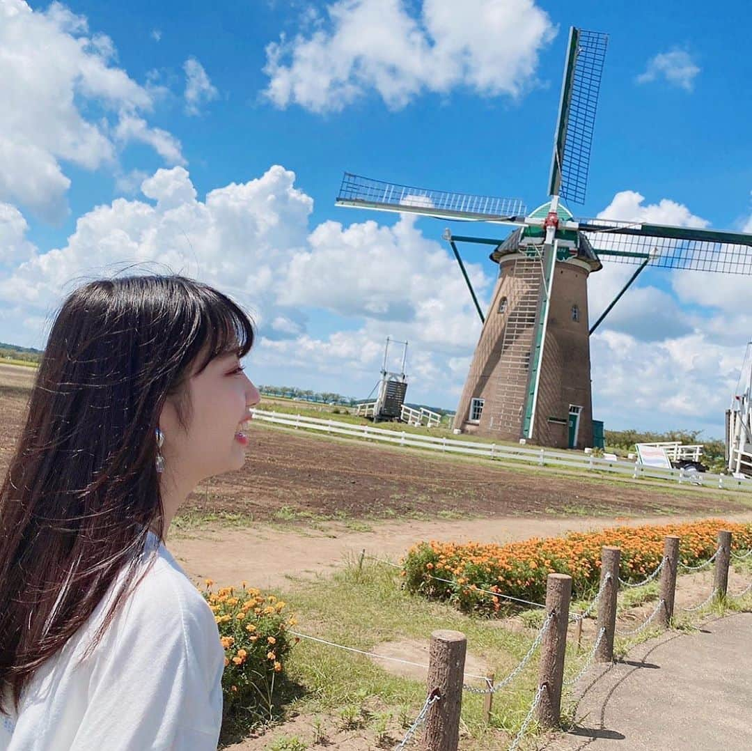 山田なる（ナルハワールド）さんのインスタグラム写真 - (山田なる（ナルハワールド）Instagram)「🍃☁️﻿ ﻿ ﻿ 今日もめっちゃ寒かった🥶﻿ まだ秋終わらないで〜〜🥺﻿ ﻿ 毎日これくらい晴れてたらいいのに🌤﻿ ﻿ ﻿ #秋 #通り越して #冬 #早すぎる #寒いの苦手 #暑いのも苦手 #秋が好き #もしかして #明日も #雨 #みんな頑張ろう」10月9日 20時17分 - naruhaw