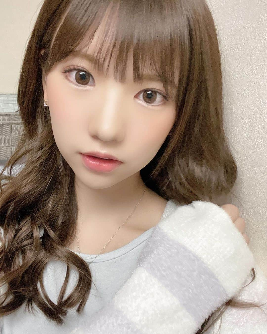 澤田有咲さんのインスタグラム写真 - (澤田有咲Instagram)「こんばんは💛﻿ ﻿ 今日は対面授業だったので雨の中登校してきました☔️すごく寒かった、、🤧﻿ 皆さまも体調にはくれぐれもお気をつけ下さい！！﻿ ﻿ 久々に学校で受ける授業は何だか新鮮でした✨お友達とも会えてよかった💕﻿ ﻿ そしてなぜかやる気スイッチが入ってプレゼンの課題がとても捗っています🔥笑﻿ ﻿ 本日もURLから有ぽちお願いします🌷﻿ ﻿ 📍TwitterにてSNS企画開催中です！固定ツイートのRT♻️といいね❤️よろしくお願い致します🙇‍♀️﻿ 10/10（土）23:59まで！！」10月9日 20時20分 - mstoyo20_03