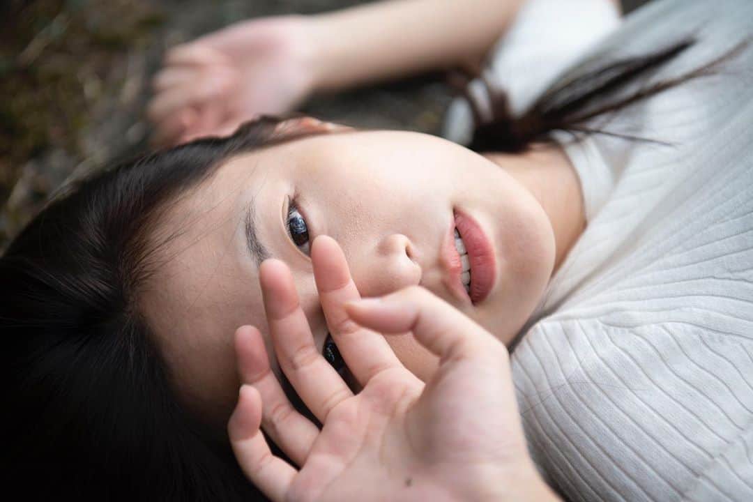 小篠恵奈さんのインスタグラム写真 - (小篠恵奈Instagram)「映画「あざみさんのこと」明日公開、観てね。舞台挨拶もあるよ。 「ある殺人、落葉のころに」も公開中だよ。 どちらも素敵な映画だよ。2枚目はどちらも素敵な映画だよっていう顔。  #小篠恵奈 #小篠専用タグ 📷@a.smidori」10月9日 20時36分 - koshino_ena