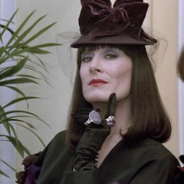 アン・ハサウェイさんのインスタグラム写真 - (アン・ハサウェイInstagram)「Would you please take a moment to join me in celebrating Anjelica Huston’s flawless and iconic turn as The Grand High Witch? Her performance is magnificent - witty, unforgettable, scary as hell and sheer perfection (the scene where she pushes the baby down the cliff still gives me chills to this day.) I just wanted to say, one AH to another, that I tip my wig to the O.G.G.H.W. Anjelica Huston. #WitchesAreReal #TheWitchesMovie」10月9日 20時48分 - annehathaway