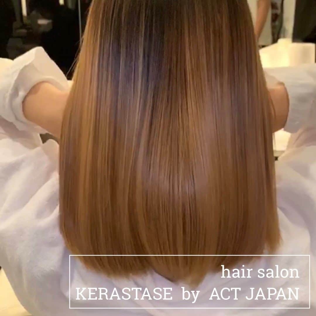 キャナルシティ博多さんのインスタグラム写真 - (キャナルシティ博多Instagram)「「水素で、髪を、綺麗にする。」 KERASTASE by ACT JAPAN / グランドビルB1F✨  キャナルシティ博多のヘアサロン 【KERASTASE by ACT JAPAN】で働く、 フジイさん @kaazuukoo と、 オクダさん @yuya_1107 から ここでしかできないトリートメントを 教えてもらいました⚪️⚪️  💁‍♀️「ACT JAPANでは"マイクロプラストリートメント"を導入しています。 これは、水素のチカラで髪の毛の"治療"をするようなもの。✨☺️ 水素には、髪のダメージの要因である、悪性活性酸素を除去する働きがあるといわれています😳🌿 その為毛髪の強度が高くなり、健康な頭皮を保つのに効果的なのです🕊✨✨」  💁「ダメージが気になる、、、そんな方でも大丈夫👌🏻 女性にとって髪の毛はとっても大事です。 いつ、どんな時も、いつまでも、おしゃれを楽しめるよう日々のお手入れ、私たちがお手伝いします😊💓」  ✂︎Cut ¥ 〜6,600 ✂︎color ¥7,700〜 (デザインカラーもお気軽にご相談にください) ✂︎INOA Color ¥12,000〜 ✂︎TREATMENT ¥〜16,500 (髪質に合わせてセレクト幅広くご用意しております)  お問い合わせやご質問は、お店のアカウント @actjapangrandplaza のDMへ、いつでもどうぞ👏  #キャナルシティ博多 #キャナルシティ #キャナル #canalcityhakata #canalcity #canal #福岡 #博多 #天神 #福岡サロン #博多美容室 #福岡美容室 #KERASTASEbyACTJAPAN #ACTJAPAN #KERASTASE #ケラスターゼ #トリートメント #マイクロプラストリートメント #水素 #水素ケア #ヘアケア #ヘアトリートメント #ルーティン #マイルーティン #routine #美髪 #ツヤ髪 #潤い髪 #髪質改善 #髪質改善トリートメント」10月9日 21時00分 - canal_city