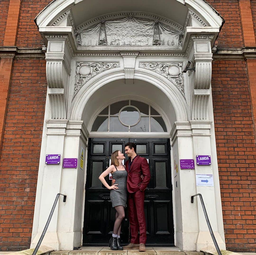 アレックス・ブノワのインスタグラム：「Who said I needed an undergrad to be a Master? Graduated today from the place where I fell in love. Feeling very fortunate on this 25th birthday.」