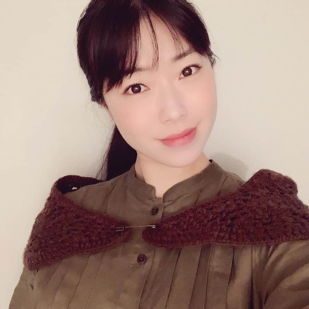のインスタグラム：「冷たい雨が続きますね☔️ 台風の影響のある地域など、お気を付け下さい🙏 素敵な週末を✨✨ #セクシー番長 #小田飛鳥 #asiangirl #japanesegirl #blacklonghair」