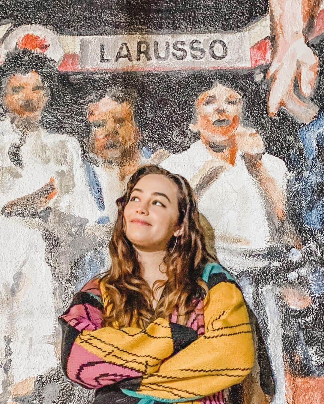 メアリー・モーサのインスタグラム：「👊✨LaRusso for life✨👊  Last night we stopped by the Karate Kid mural in the Valley. As you can see, I did my best to support the fam (literally and emotionally) 😂💪」