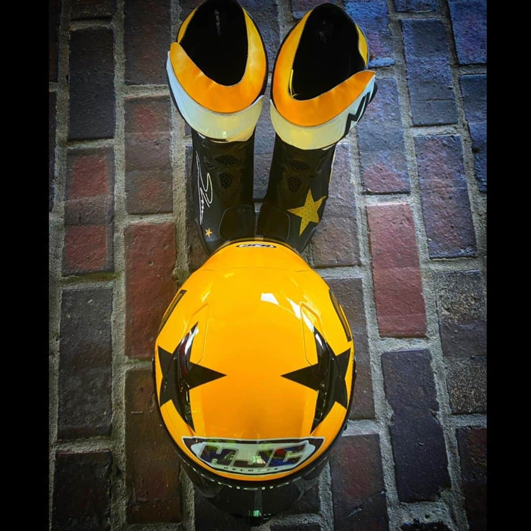 トニ・エリアスさんのインスタグラム写真 - (トニ・エリアスInstagram)「Indianapolis2020. MythicalTrack. Mythical Bricks. Mitical Boots. Mythical Helmet”EliasSr”. And DaD is Here!!!   Thanks @alpinestars for this amazing boots, @hjchelmets & @studimoto for the awesome helmet.. To both of you for bring my inspirations and dreams to a reality....You Guys did it soo nice!! Amazing!!!! @eliasdesign_024」10月10日 6時56分 - tonielias24