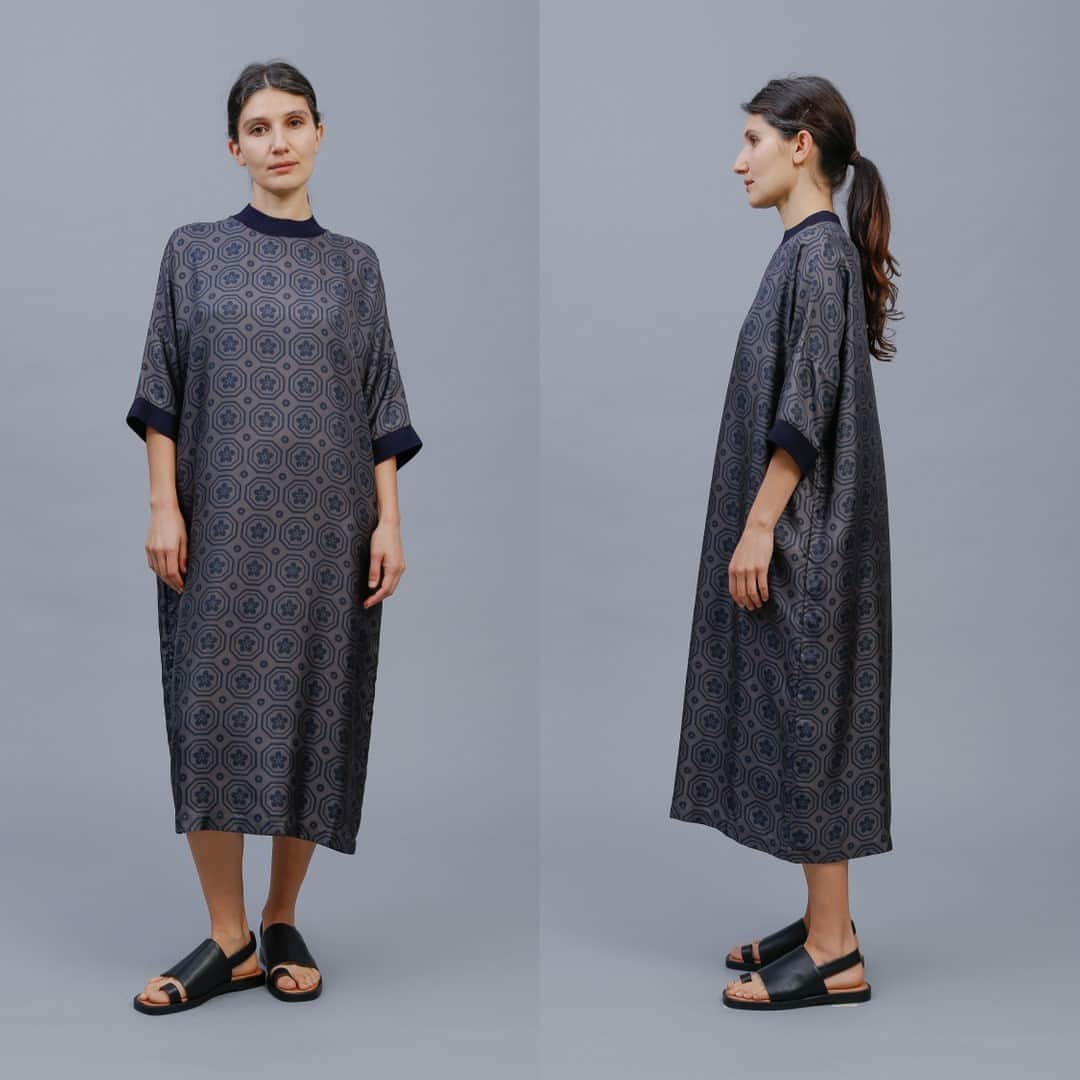 のインスタグラム：「The ALPHA60 Phoebe Dress is a loose, drapey style with dropped shoulder and 3/4 sleeve. This style features a wide rib detail at the neckline and cuff. Cut from a luxurious silk with beautiful drape, digitally printed with our prairie print, designed in-house at ALPHA60.」