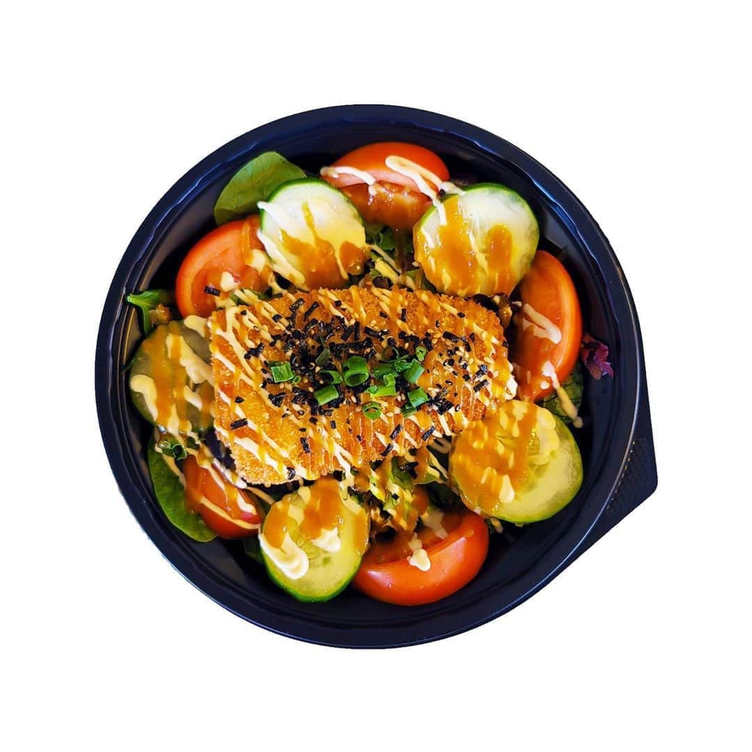 Zippy's Restaurantsのインスタグラム：「Furikake Miso Salmon Katsu Salad for when you don’t need the carbs. Order and pay ahead on Zippys.com or our mobile app for no-contact, curbside pick-up.」