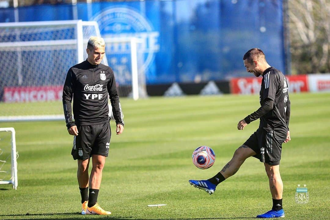 アレハンドロ・ゴメスさんのインスタグラム写真 - (アレハンドロ・ゴメスInstagram)「No hay cosa mejor que entrenarse después de una victoria 💪🏼🇦🇷❤️ . Seguimos preparándonos para lo que viene ... VAMOS !」10月10日 7時02分 - papugomez_official