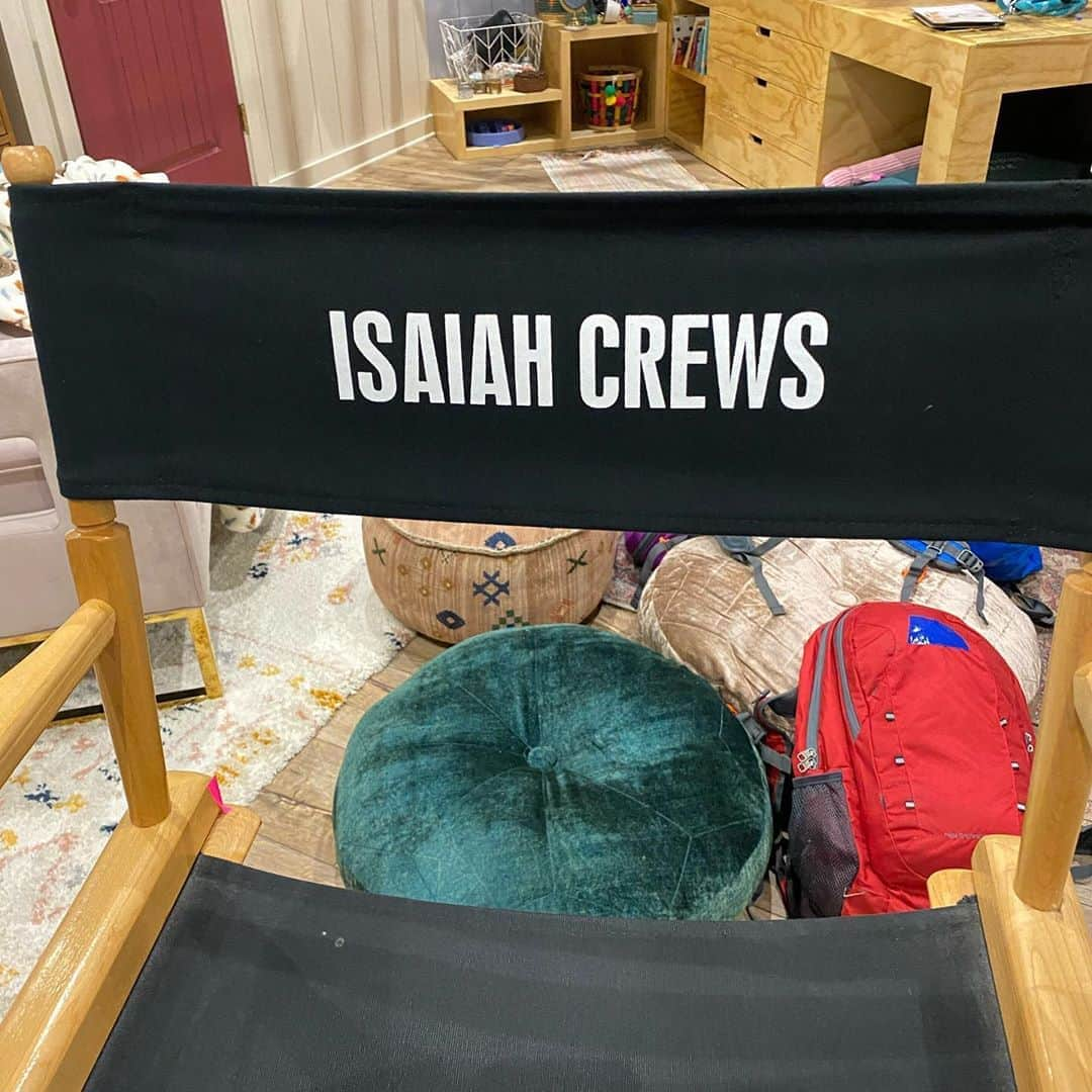 テリー・クルーズさんのインスタグラム写真 - (テリー・クルーズInstagram)「I’m the assistant for my son @isaiahsamuelcrews today on HIS new show on @nickelodeon SIDE HUSTLE also starring @annieleblanc and @jaydenbartels! So proud! I shot Everybody Hates Chris on the SAME LOT. WOW! I can’t believe what a great son he is and he’s only fired me TWICE today!  I also used to have hair like that! (SIGH)」10月10日 7時07分 - terrycrews