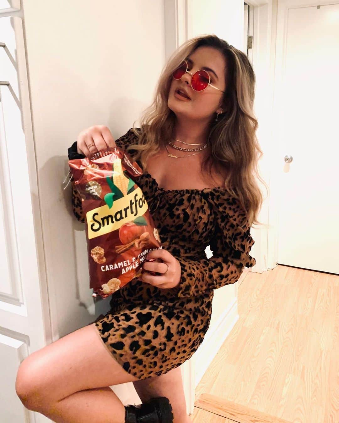 Brooke Marie Hylandさんのインスタグラム写真 - (Brooke Marie HylandInstagram)「@smartfoodpopcorn new caramel and cinnamon apple popcorn always satisfying my snacking 🍿🍿 #ad」10月10日 7時23分 - brookehyland