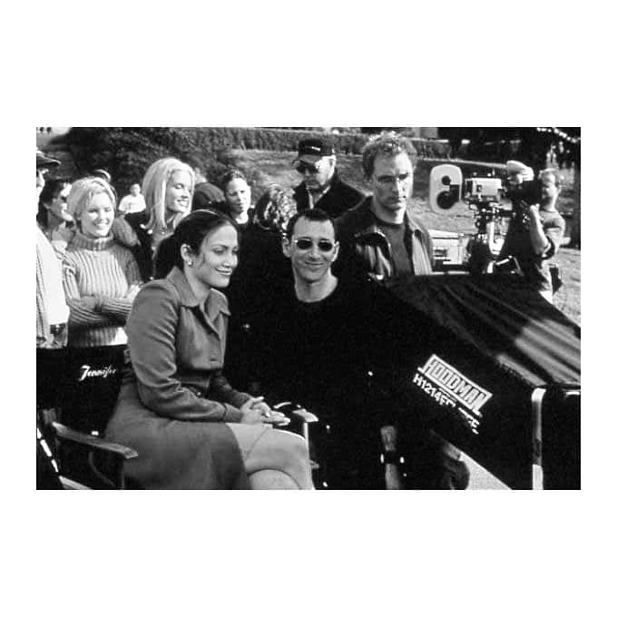 アダム・シャンクマンのインスタグラム：「#fbf watching playback on my first movie with these plucky young actors.  I think they’re gonna make it someday if they just keep working at it! @jlo @officiallymcconaughey #bridgettewilsonsampras #theweddingplanner」