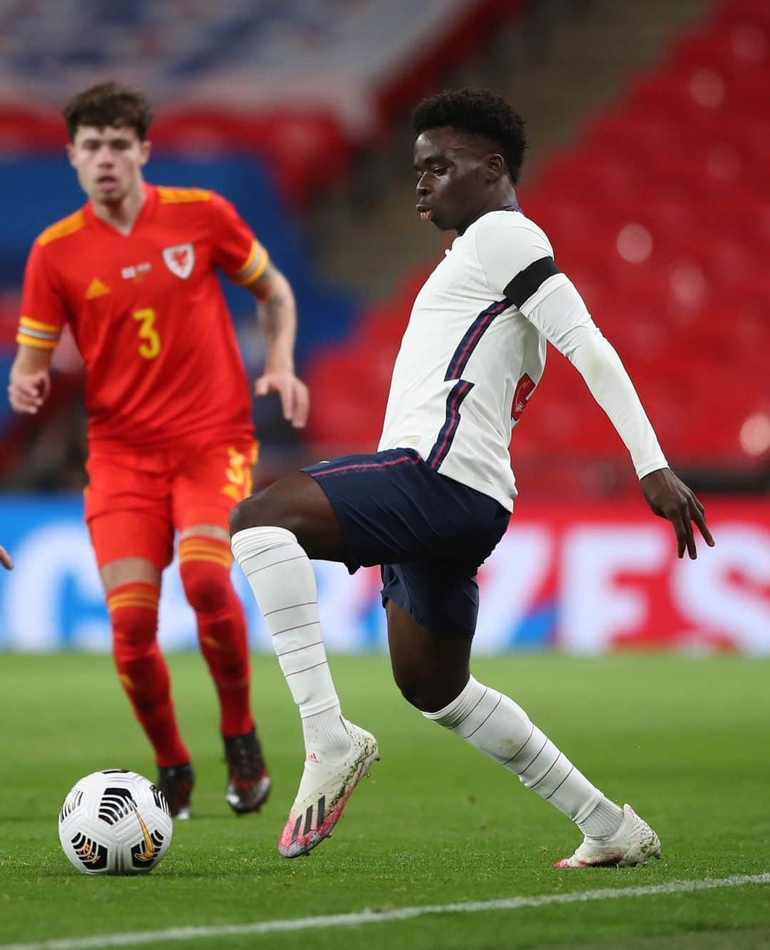 アーセナルFCさんのインスタグラム写真 - (アーセナルFCInstagram)「Bukayo Saka became the club's 6️⃣6️⃣th England international last night 🦁 🏴󠁧󠁢󠁥󠁮󠁧󠁿⁠ ⁠ #Arsenal #England #Saka #AFC⁠」10月9日 22時50分 - arsenal