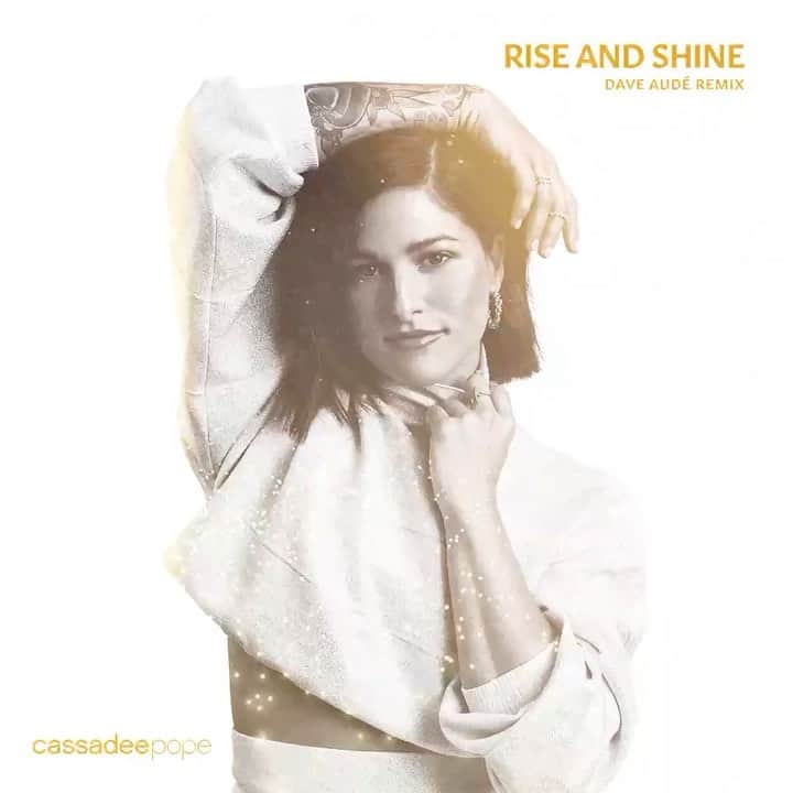 キャサディー・ポープのインスタグラム：「Special thank you to @daveaude for reaching out and giving #RiseandShine a little twist!! I love this new remix how it gives the song a whole new perspective. You guys go check it out and let me know what you think!」