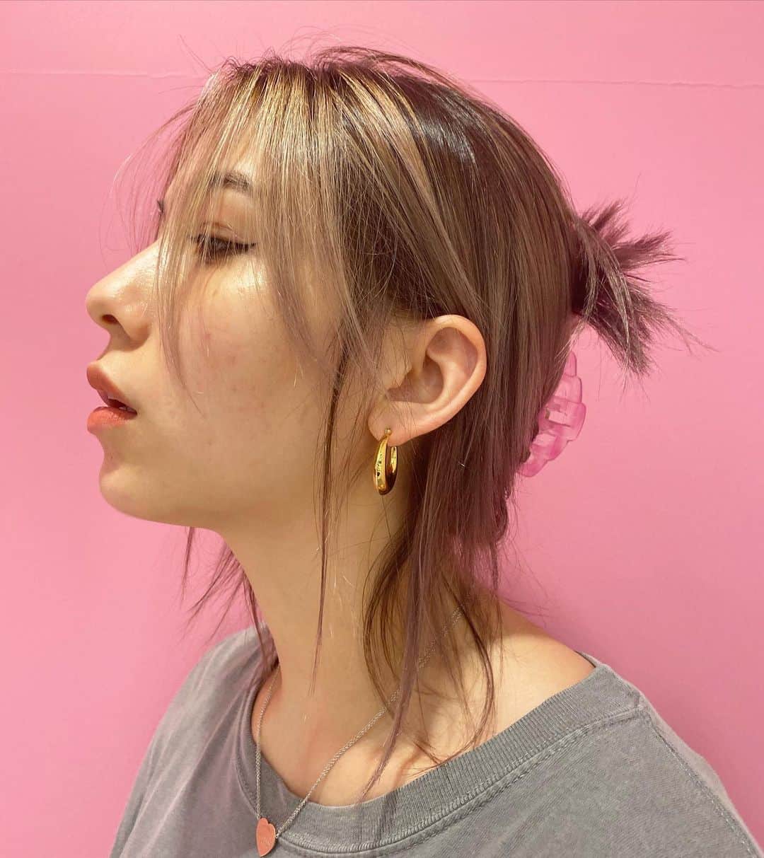 Sachiのインスタグラム：「Autumn color /Highlight @jenmilaa  ハイライトに少しだけ秋っぽい色を入れたょ🌙 . #highlight#hair#ハイライト」
