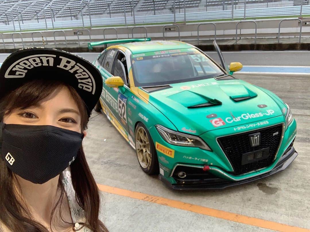 熊林保奈美のインスタグラム：「* . 明日から SUPER耐久 第2戦 SUGO🏁 . 今回はとってぃとらんらんが 現地に応援に行ってます💚 . 10月10日(土) 8:00〜フリー走行 公式予選(Gr-1) 10:40〜10:55 Aドライバー 11:20〜11:35 Bドライバー 12:00〜12:20 C・Dドライバー . 10月11日(日) 12:20〜ウォームアップ走行 13:00〜Gr-1  決勝(3h race) . . いつかはクラウンではなく いきなりクラウンになった あの感動の24hから早1ヶ月…🥺 . 今戦もST-3クラス 52号車 埼玉トヨペットGreen Braveの応援を よろしくお願いします☺️💚 . . #埼玉トヨペット #埼玉トヨペットgreenbrave #GreenBrave #crownrs #埼玉トヨペットサポーターズ #s耐 #s耐sugo #レースクイーン #RQ #熊林保奈美 #道産子 #Japanesegirl #paddokgirls #pitgirl #instalike #맞팔 #selfie #selca」