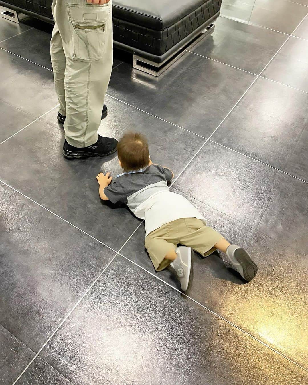 Momoeのインスタグラム：「#happy #家事 #育児 #family #家族 #boy #smile #男の子 #息子 #code #love #lucky #kids #子供 #thankyou #宝物 #ベビー #fashion #follow #心 #縁 #パパ #ママ #家族写真 #男の子ママ #赤ちゃん」