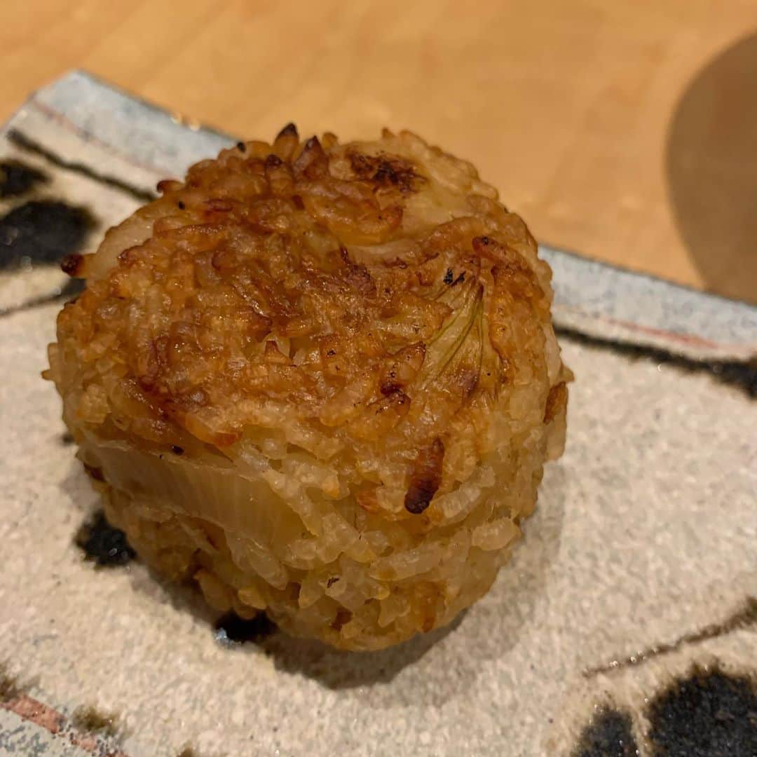 前田典子さんのインスタグラム写真 - (前田典子Instagram)「#お野菜たっぷり  #海月　のディナー  #里芋のコロッケ #茄子のピータン和え #生落花生#銀杏 #ごぼう#にんじん#ジャガイモ #グリーンサラダ🥗　はルーコラの苦味が美味しい😆#ドレッシングも👌 #蓮子をニラで挟んだチヂミ風 #栗と鶏肉🌰🐓 #玉ねぎ入り焼きおにぎり🍙 #アイスのデザート　と #梅生姜酒のソーダ割り🥤の は写真撮るの忘れた💦  #あー美味しかった❤️ #野菜いっぱいでヘルシー 🥗 #罪悪感ゼロ　😊👌  #マエノリグルメ」10月9日 23時25分 - maenorichang